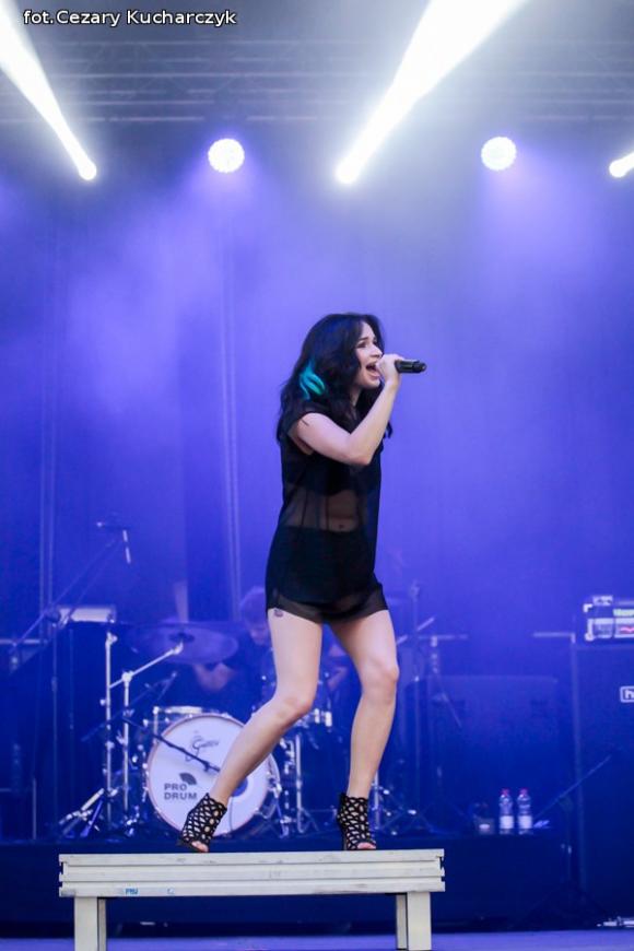 Ewelina Lisowska na początek koncertów nad Ochnią