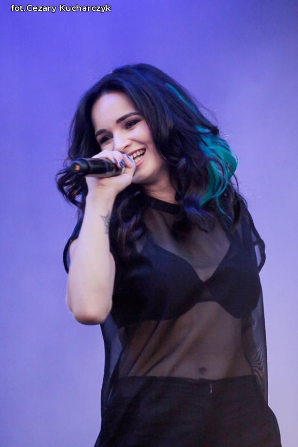 Ewelina Lisowska na początek koncertów nad Ochnią