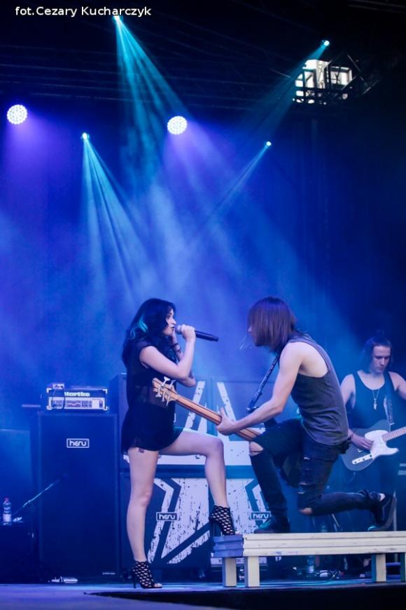 Ewelina Lisowska na początek koncertów nad Ochnią