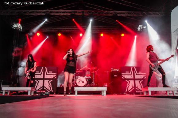 Ewelina Lisowska na początek koncertów nad Ochnią