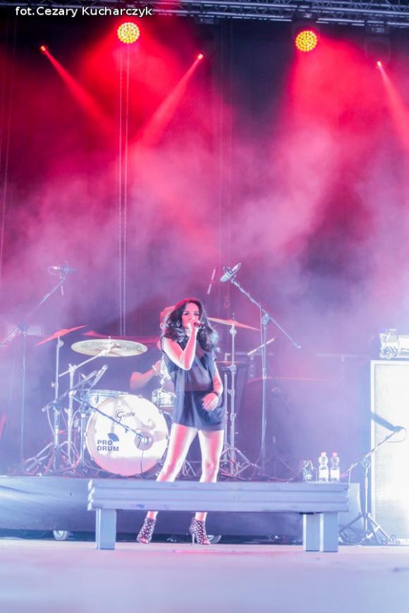 Ewelina Lisowska na początek koncertów nad Ochnią