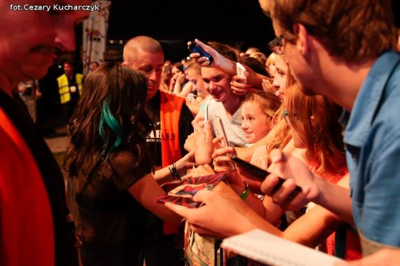 Ewelina Lisowska na początek koncertów nad Ochnią