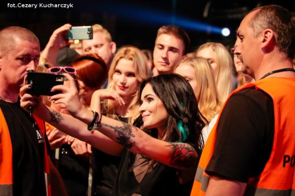 Ewelina Lisowska na początek koncertów nad Ochnią