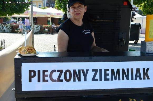 Laureaci Kwietnika, mistrz szybownik, baśniowe obrazy, zabawa w lunaparku. Co widział Piotr podczas drugiego dnia Święta Róży?