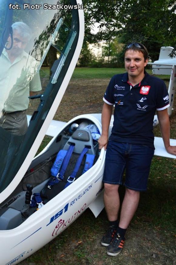 Laureaci Kwietnika, mistrz szybownik, baśniowe obrazy, zabawa w lunaparku. Co widział Piotr podczas drugiego dnia Święta Róży?