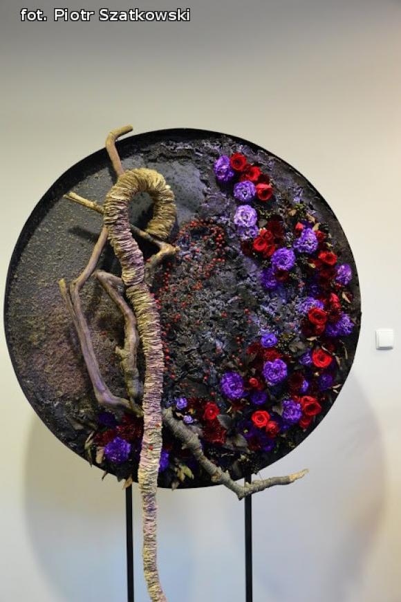 Laureaci Kwietnika, mistrz szybownik, baśniowe obrazy, zabawa w lunaparku. Co widział Piotr podczas drugiego dnia Święta Róży?