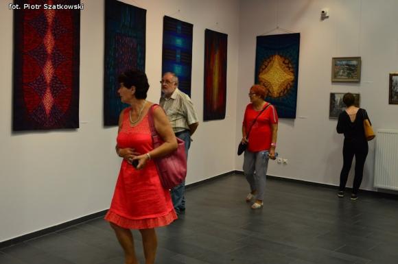 Laureaci Kwietnika, mistrz szybownik, baśniowe obrazy, zabawa w lunaparku. Co widział Piotr podczas drugiego dnia Święta Róży?