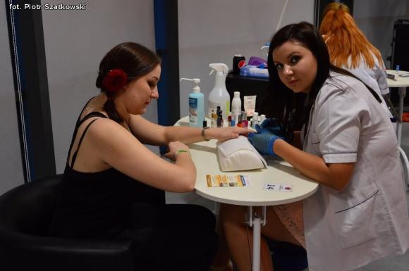 Laureaci Kwietnika, mistrz szybownik, baśniowe obrazy, zabawa w lunaparku. Co widział Piotr podczas drugiego dnia Święta Róży?