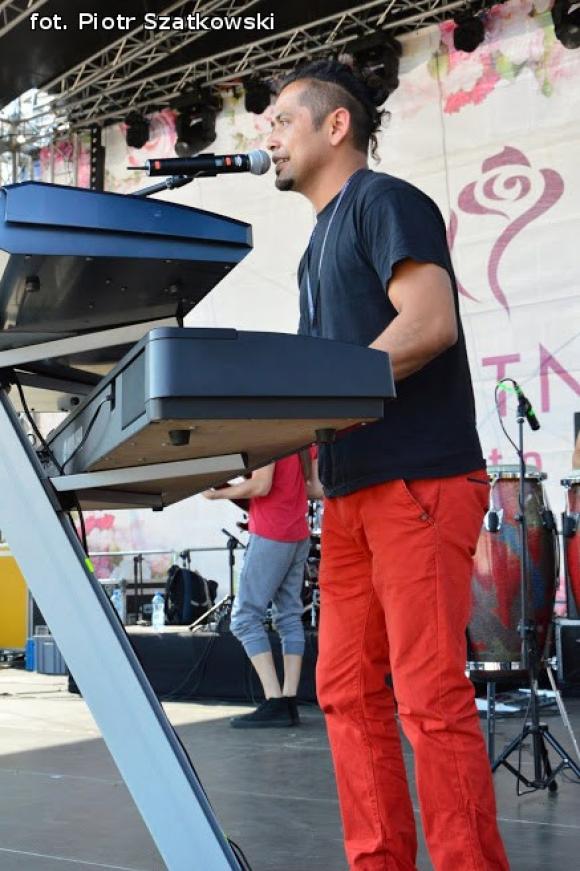 Laureaci Kwietnika, mistrz szybownik, baśniowe obrazy, zabawa w lunaparku. Co widział Piotr podczas drugiego dnia Święta Róży?