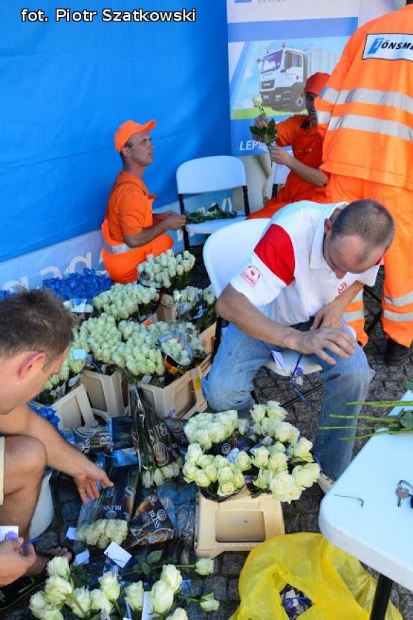 Laureaci Kwietnika, mistrz szybownik, baśniowe obrazy, zabawa w lunaparku. Co widział Piotr podczas drugiego dnia Święta Róży?