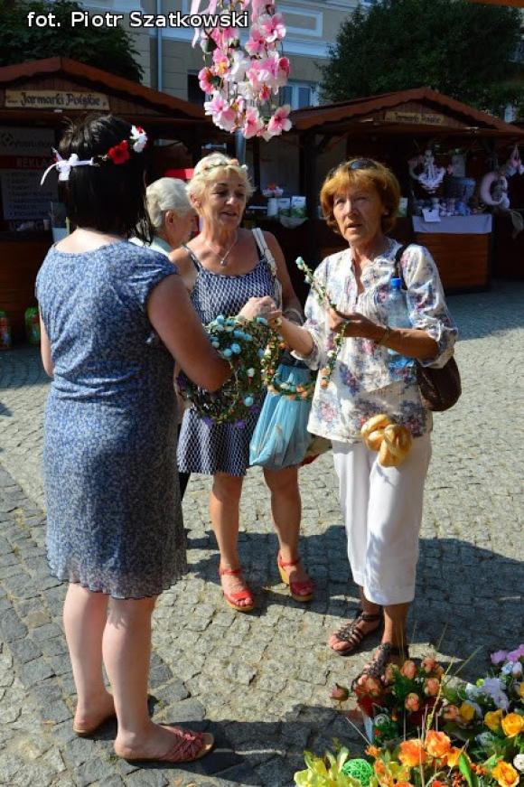 Laureaci Kwietnika, mistrz szybownik, baśniowe obrazy, zabawa w lunaparku. Co widział Piotr podczas drugiego dnia Święta Róży?