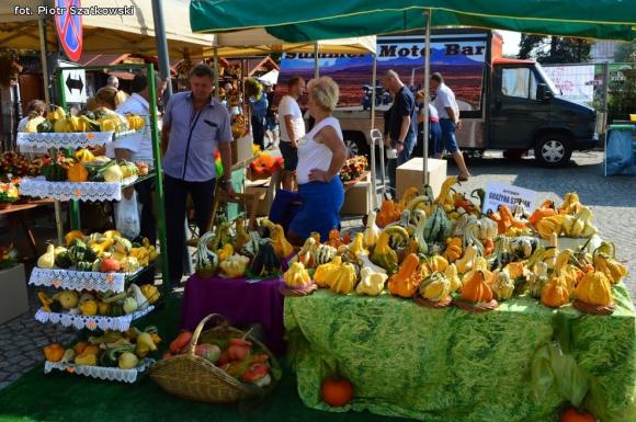 Laureaci Kwietnika, mistrz szybownik, baśniowe obrazy, zabawa w lunaparku. Co widział Piotr podczas drugiego dnia Święta Róży?