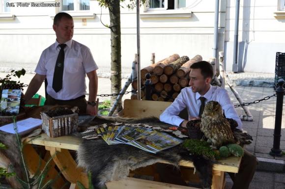 Laureaci Kwietnika, mistrz szybownik, baśniowe obrazy, zabawa w lunaparku. Co widział Piotr podczas drugiego dnia Święta Róży?