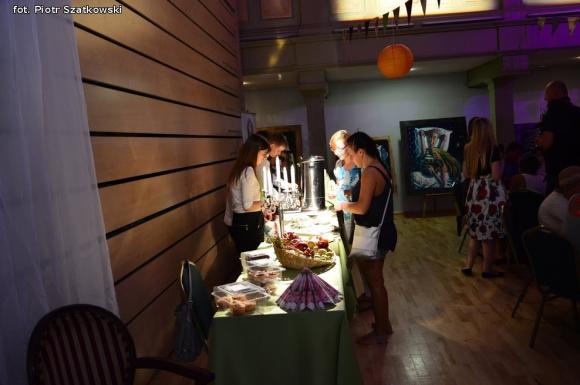 Laureaci Kwietnika, mistrz szybownik, baśniowe obrazy, zabawa w lunaparku. Co widział Piotr podczas drugiego dnia Święta Róży?