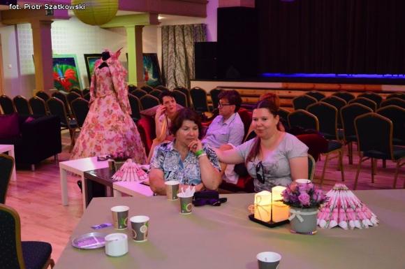 Laureaci Kwietnika, mistrz szybownik, baśniowe obrazy, zabawa w lunaparku. Co widział Piotr podczas drugiego dnia Święta Róży?