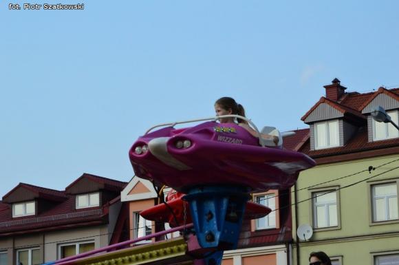 Laureaci Kwietnika, mistrz szybownik, baśniowe obrazy, zabawa w lunaparku. Co widział Piotr podczas drugiego dnia Święta Róży?