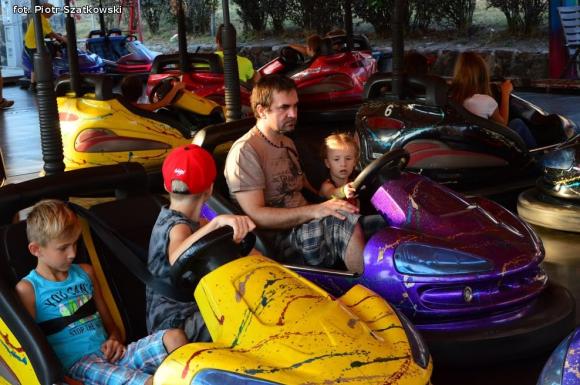 Laureaci Kwietnika, mistrz szybownik, baśniowe obrazy, zabawa w lunaparku. Co widział Piotr podczas drugiego dnia Święta Róży?