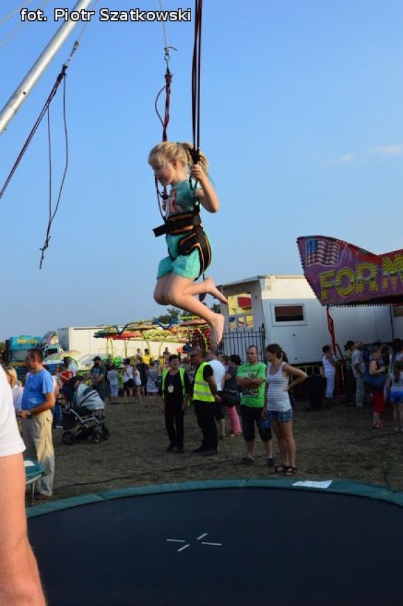 Laureaci Kwietnika, mistrz szybownik, baśniowe obrazy, zabawa w lunaparku. Co widział Piotr podczas drugiego dnia Święta Róży?