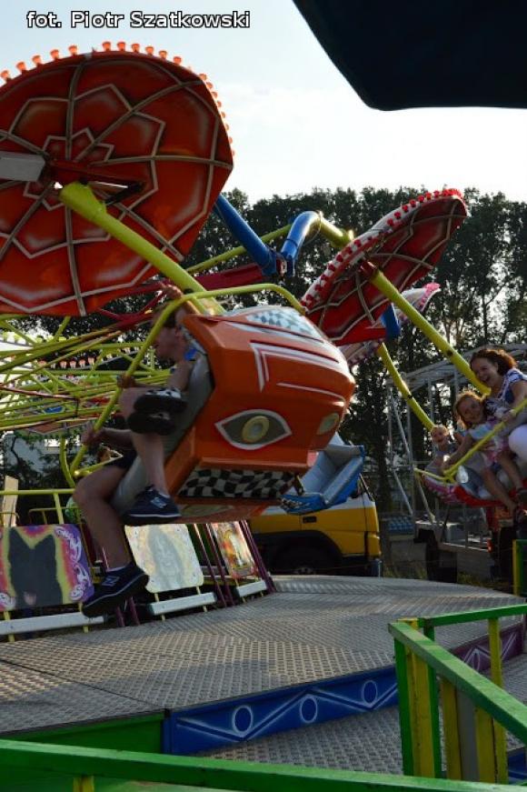 Laureaci Kwietnika, mistrz szybownik, baśniowe obrazy, zabawa w lunaparku. Co widział Piotr podczas drugiego dnia Święta Róży?