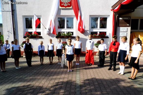 Czas to najlepsza cenzura, a cierpliwość najdoskonalszy nauczyciel. 80-lat Szkoły Podstawowej w Szewcach Nadolnych