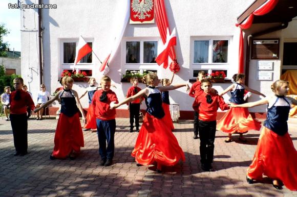 Czas to najlepsza cenzura, a cierpliwość najdoskonalszy nauczyciel. 80-lat Szkoły Podstawowej w Szewcach Nadolnych