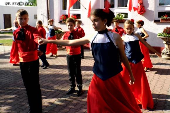 Czas to najlepsza cenzura, a cierpliwość najdoskonalszy nauczyciel. 80-lat Szkoły Podstawowej w Szewcach Nadolnych