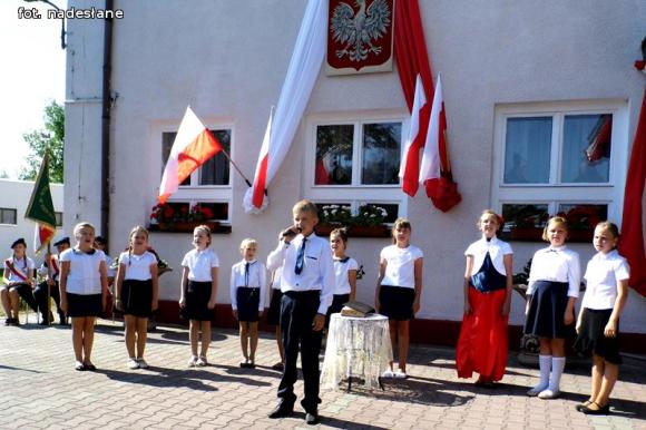 Czas to najlepsza cenzura, a cierpliwość najdoskonalszy nauczyciel. 80-lat Szkoły Podstawowej w Szewcach Nadolnych