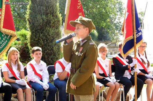 Czas to najlepsza cenzura, a cierpliwość najdoskonalszy nauczyciel. 80-lat Szkoły Podstawowej w Szewcach Nadolnych