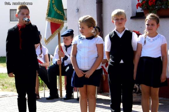 Czas to najlepsza cenzura, a cierpliwość najdoskonalszy nauczyciel. 80-lat Szkoły Podstawowej w Szewcach Nadolnych