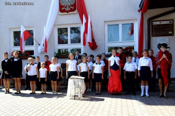 Czas to najlepsza cenzura, a cierpliwość najdoskonalszy nauczyciel. 80-lat Szkoły Podstawowej w Szewcach Nadolnych