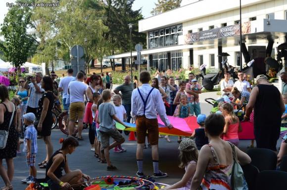 Finalista Masterchef gotuje dla mieszkańców, pokaz fitnessu i nasze portrety. Trzeci dzień na Święcie Róży