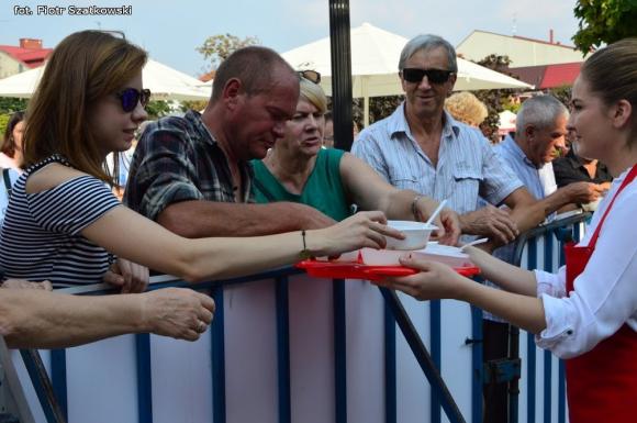 Finalista Masterchef gotuje dla mieszkańców, pokaz fitnessu i nasze portrety. Trzeci dzień na Święcie Róży