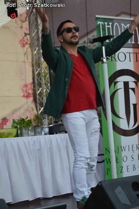 Finalista Masterchef gotuje dla mieszkańców, pokaz fitnessu i nasze portrety. Trzeci dzień na Święcie Róży