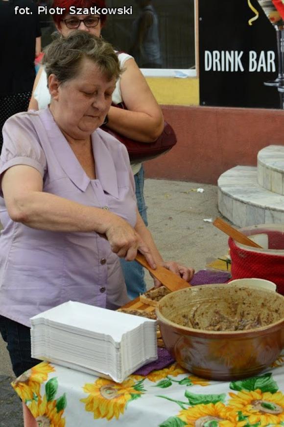 Finalista Masterchef gotuje dla mieszkańców, pokaz fitnessu i nasze portrety. Trzeci dzień na Święcie Róży