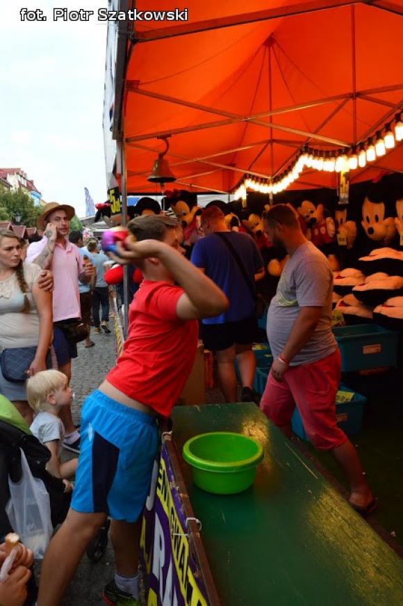 Finalista Masterchef gotuje dla mieszkańców, pokaz fitnessu i nasze portrety. Trzeci dzień na Święcie Róży