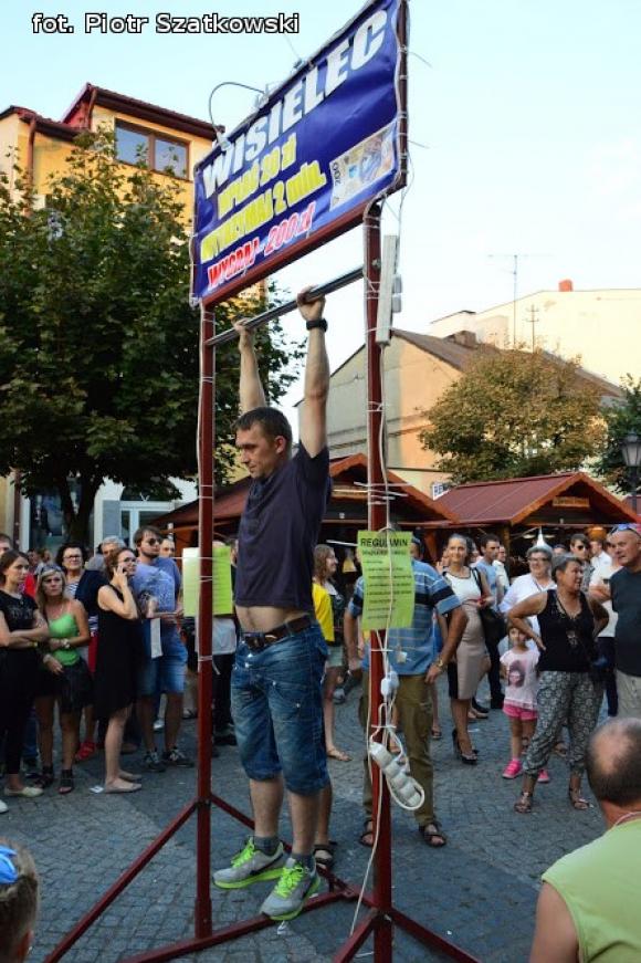 Finalista Masterchef gotuje dla mieszkańców, pokaz fitnessu i nasze portrety. Trzeci dzień na Święcie Róży