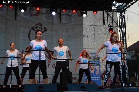 Finalista Masterchef gotuje dla mieszkańców, pokaz fitnessu i nasze portrety. Trzeci dzień na Święcie Róży