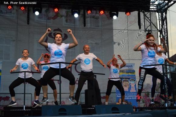 Finalista Masterchef gotuje dla mieszkańców, pokaz fitnessu i nasze portrety. Trzeci dzień na Święcie Róży