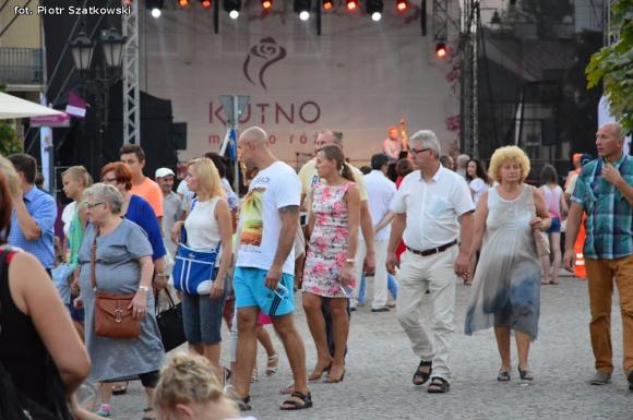 Finalista Masterchef gotuje dla mieszkańców, pokaz fitnessu i nasze portrety. Trzeci dzień na Święcie Róży