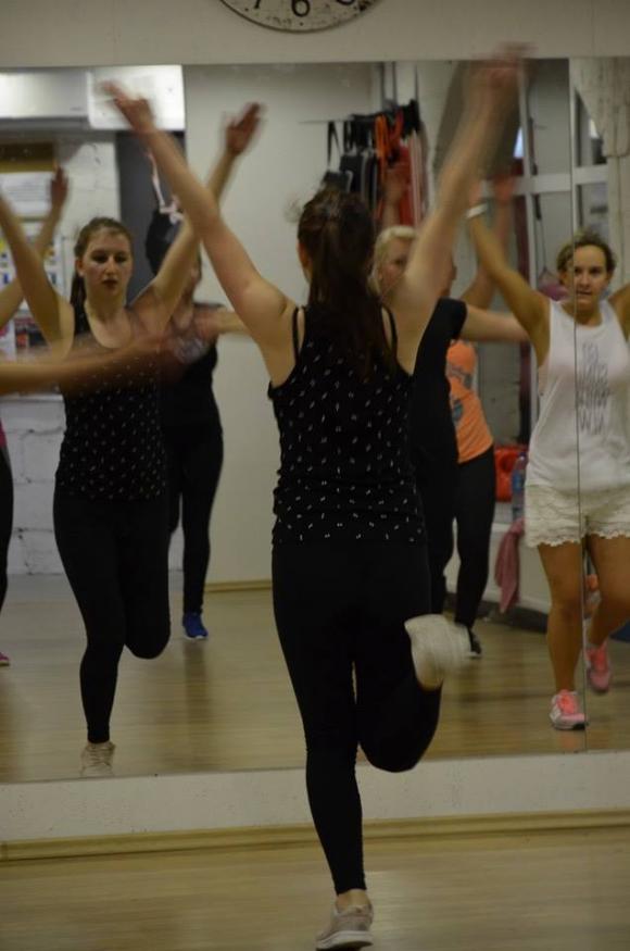 ĆWICZ, TAŃCZ, SPALAJ KALORIE - Oferta zajęć dla dzieci, młodzieży, dorosłych i seniorów