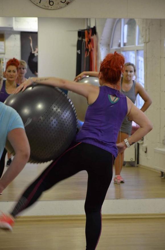 ĆWICZ, TAŃCZ, SPALAJ KALORIE - Oferta zajęć dla dzieci, młodzieży, dorosłych i seniorów