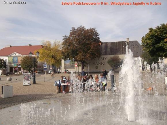 Czytaliśmy przy fontannie i nie tylko - Ogólnopolski Dzień Głośnego Czytania