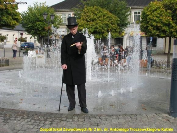 Czytaliśmy przy fontannie i nie tylko - Ogólnopolski Dzień Głośnego Czytania