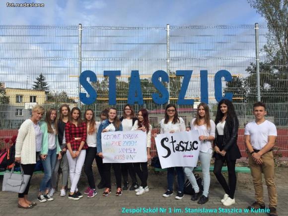 Czytaliśmy przy fontannie i nie tylko - Ogólnopolski Dzień Głośnego Czytania