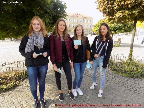 Czytaliśmy przy fontannie i nie tylko - Ogólnopolski Dzień Głośnego Czytania