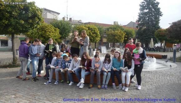 Czytaliśmy przy fontannie i nie tylko - Ogólnopolski Dzień Głośnego Czytania