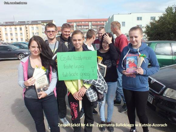 Czytaliśmy przy fontannie i nie tylko - Ogólnopolski Dzień Głośnego Czytania