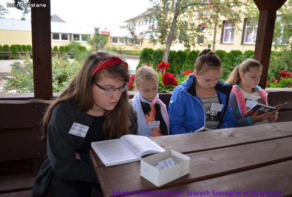 Czytaliśmy przy fontannie i nie tylko - Ogólnopolski Dzień Głośnego Czytania
