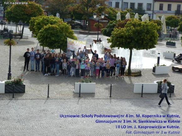 Czytaliśmy przy fontannie i nie tylko - Ogólnopolski Dzień Głośnego Czytania