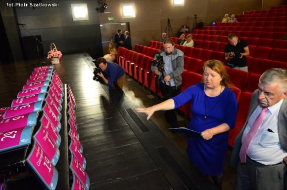 Dostali różane tabliczki na dom